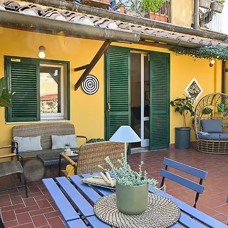 Beautiful Near Piazza Navona! Daire