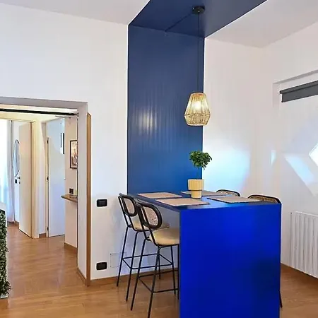 Beautiful Near Piazza Navona! Daire *